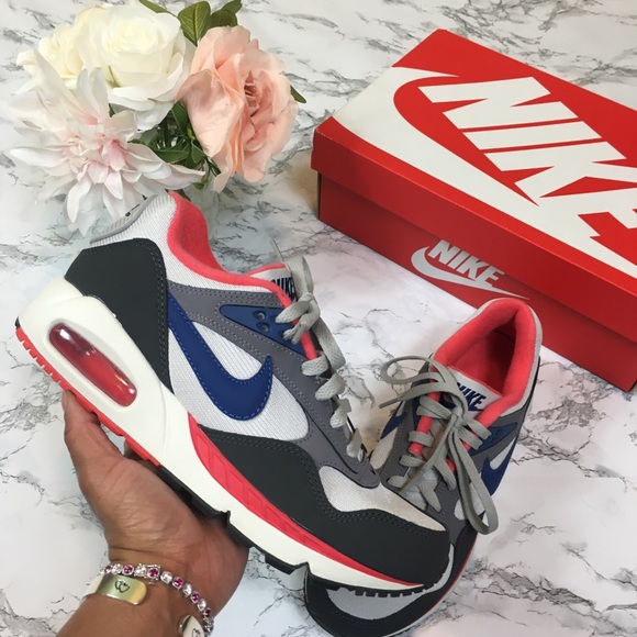Nike Shoes - Nike Air Max Correlate